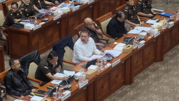 Ramai Komisi III DPR Cecar Jaksa Agung di Kasus Tom Lembong